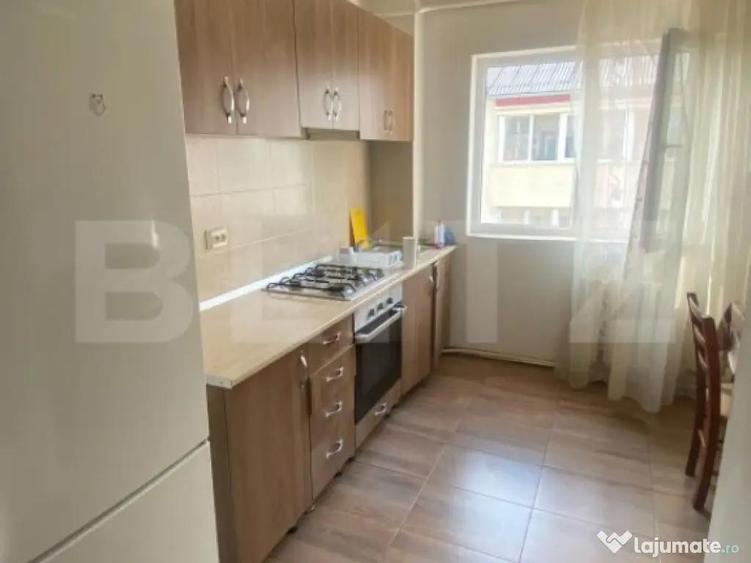 Apartament de vanzare, cu 2 camere, 50 mp, zona Decebal - 5