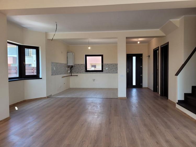 De vanzare duplex premium zona linistita intre paduri in Corbeanca - 3