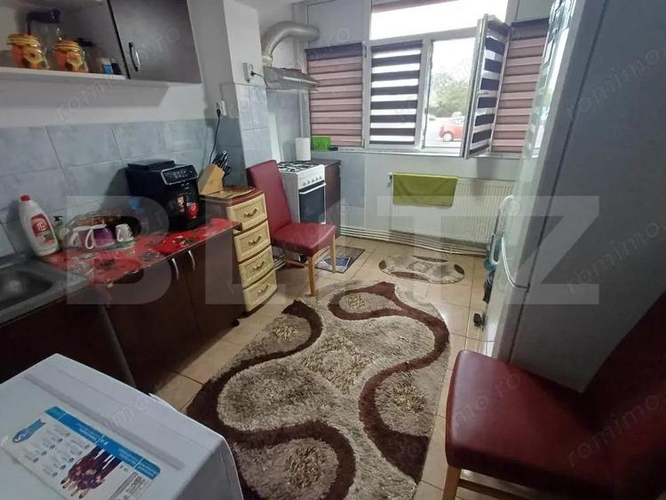 Apartament cu 2 camere, decomandat, 41 mp, parter, mobilat ?i utilat, zona 9 Mai - 1