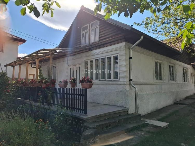 Vand casa in satul Valea Lupului judetul Buzau