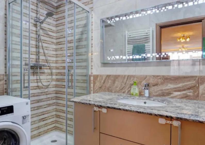 Apartament 3 camere, decomandat - zona Tractorul - 5