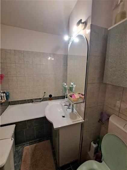 3 camere decomandat, centrala termica, etaj intermediar aproape de Complexul Stu - 9