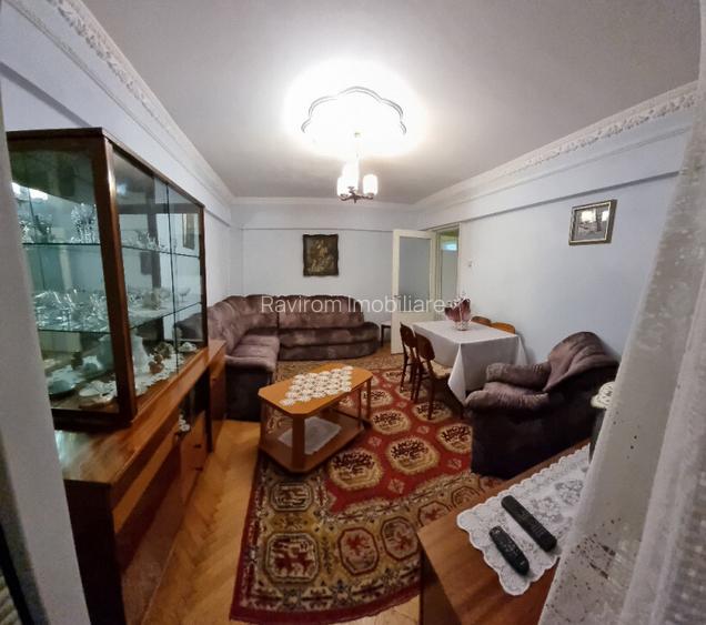 Apartament patru camere mobilat utilat CT langa biserica SfantuDumitru Apartament patru camere mobilat utilat CT langa biserica SfantuDumitru