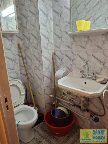 FAR, de vanzare 3 camere, decomandat, etaj 1, gaze - 11