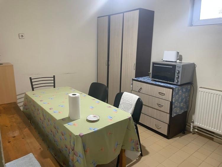 Casă cu 3 apartamente separate, ideală investitie pentru închiriere - 7