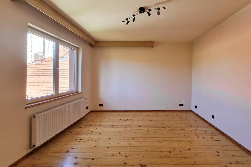 Vila 7 camere, ultracentral, zona AFI Mall, 3 parcari private, curte,0% comision - 4