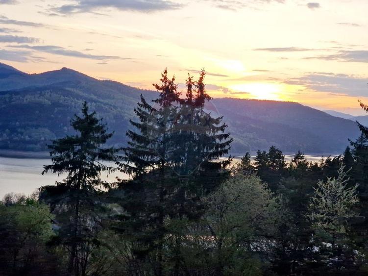 Teren cu vedere la Muntele Ceahlau - 7