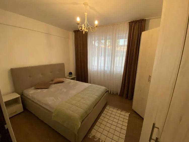 Apartament cu 2 camere, decomandat, zona Cug - 1