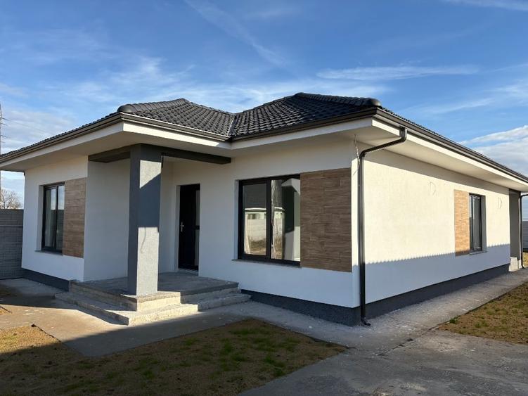 Casa noua parter cu PANOURI FOTOVOLTAICE, teren 553 mp - 1