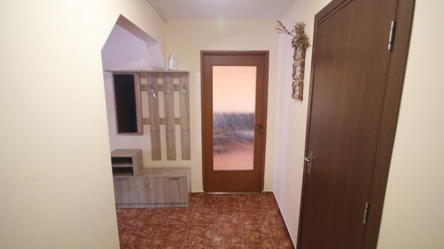 Apartament cu 3 camere in zona Soarelui - 2