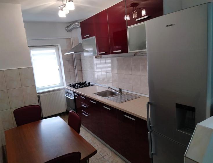 Apartament cu 2 camere decomandat în 13 Decembrie