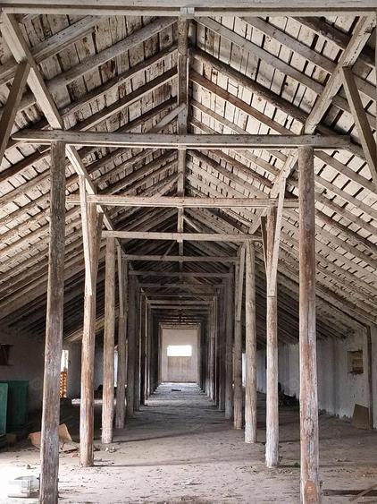 OPORTUNITATE UNICA-Magazie mare de vanzare 750mp+teren aferent (1200mp)-acte in regula - 1