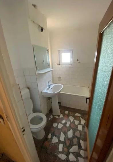 Apartament 3 camere  decomnadat , zona  Cetate - 5