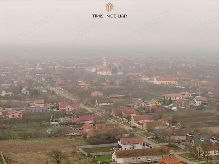 Teren Ianova 1200 mp, vatra satului | asfalt, utilitati | Comision 0% - 7