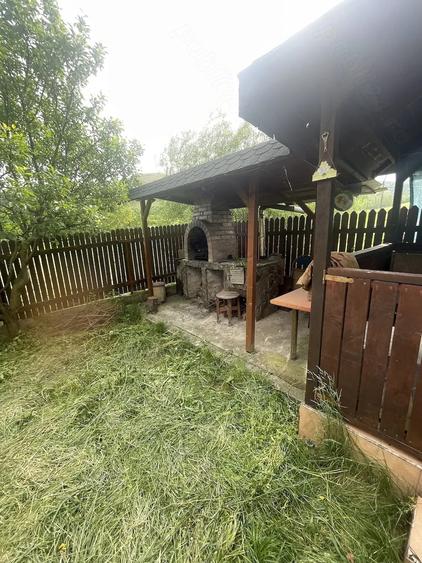 Casă cu 2 camere cu Teren 250 Mp în Band