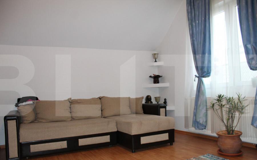 Casa cu etaj ?i spa?iu comercial, vedere la partia de sc - 7