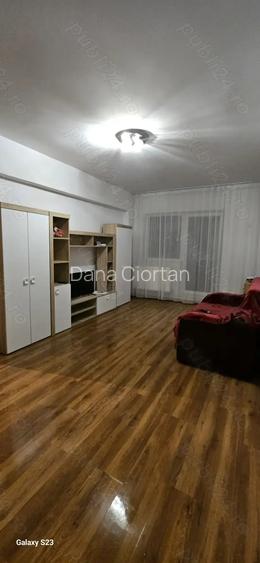 Ofer spre inchiriere apartament cu 2 camere