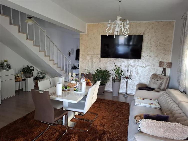 Duplex mobilat utilat - teren generos - asfalt - 2