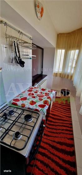 Apartament 3 camere decomandat, str.Stefan cel Mare - 8