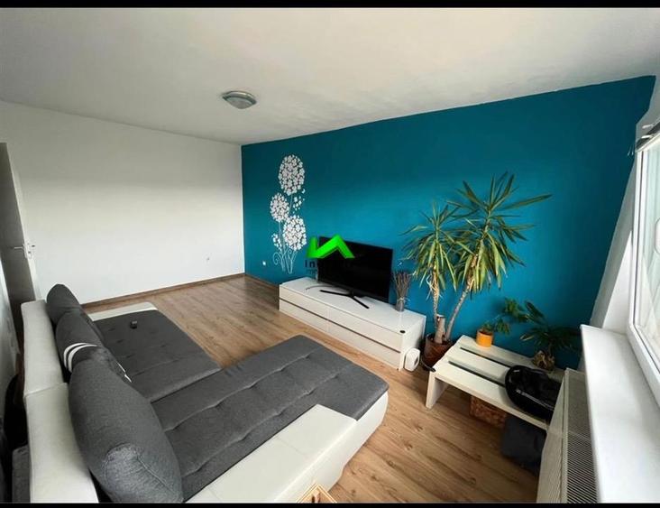 Apartament de vanzare 3 camere zona Vasile Aron - 2