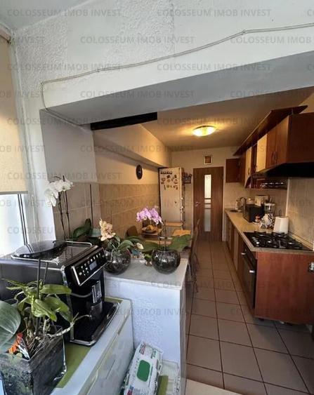 Apartament cu 3 camere, decomandat - zona Bartolomeu - 4