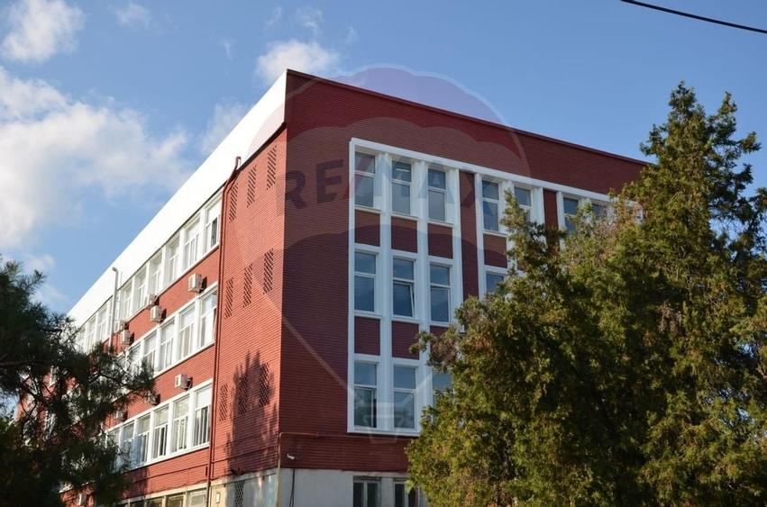 Spatiu de birouri de 4,000mp de vanzare in zona Industriilor - 2