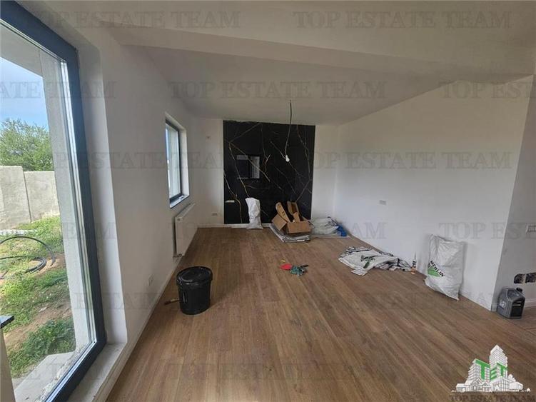 Vila lux 5 camere in Prel. Ghencea-Bragadiru - 2