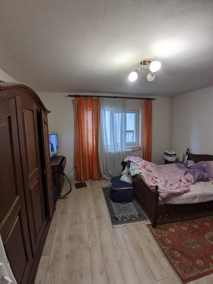 Casă cu etaj de vânzare, 5 camere, 2 băi, Dâmbu Rotund zona strada Livezeni - 22
