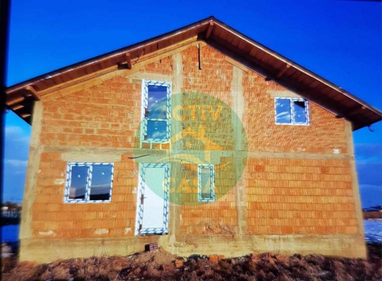 Casa de vanzare la doar 12 km de Roman - 1