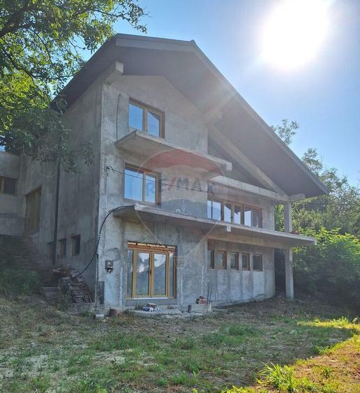 Casa / Vila la gri aproape gata sa devina acasa ! - 3