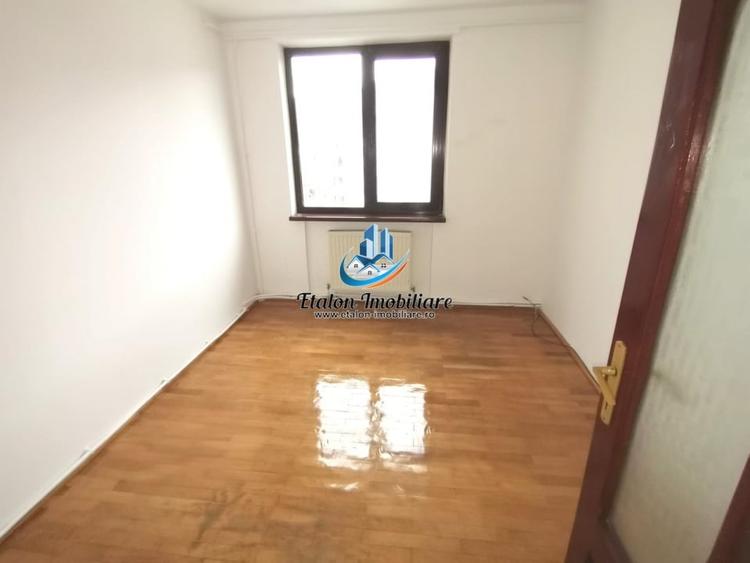 Apartament 3 camere etaj 4, cu pod, zona centrala Piatra Neamt - 5