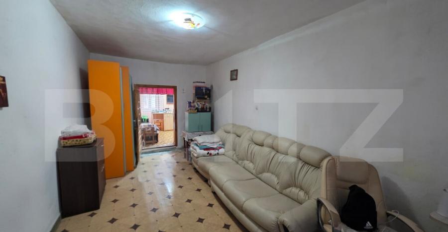 Casa de vanzare, cu 4 camere, 80 mp, satul Dorolea - 1