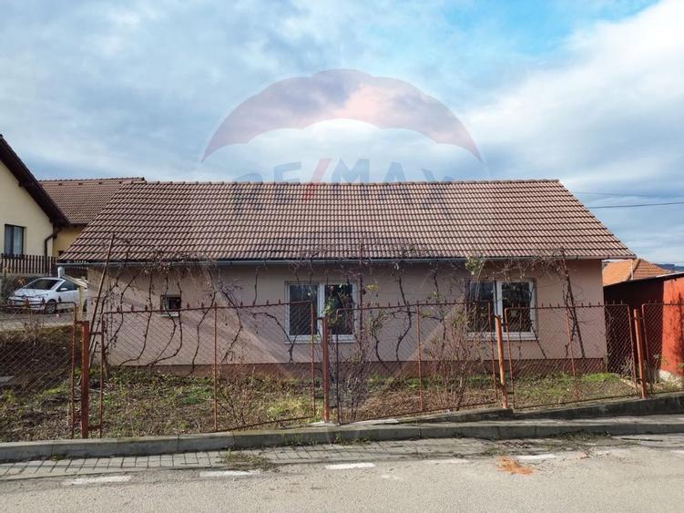Casă cu 3 camere cu Teren 545 Mp în Central