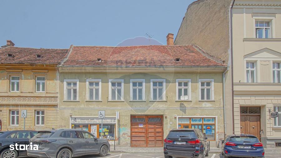 Apartament cu 4 camere în Centrul Istoric