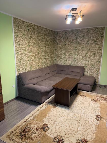 Inchiriem apartament cu 2 camere in zona Micro 20 (stradal), etaj 3, pret 400 E - 8