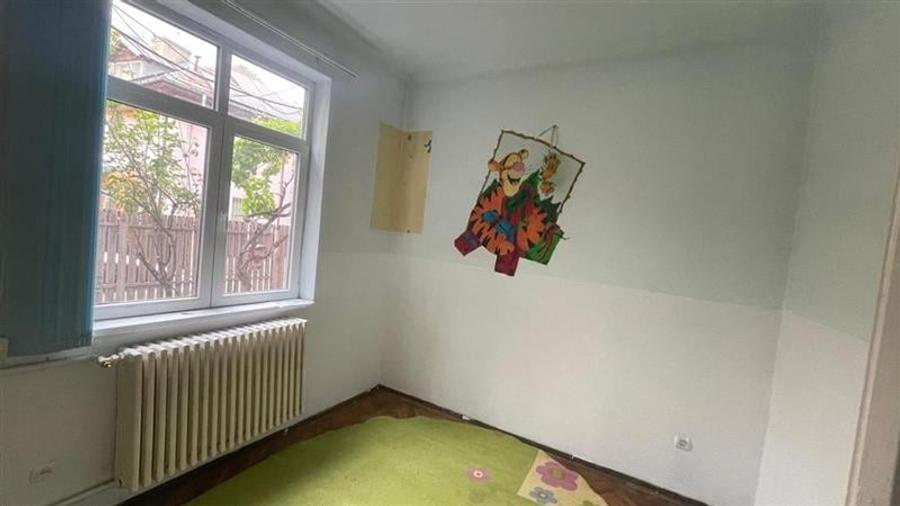 Vatra Luminoasa, vila 7 camere, curte 121 mp - 4