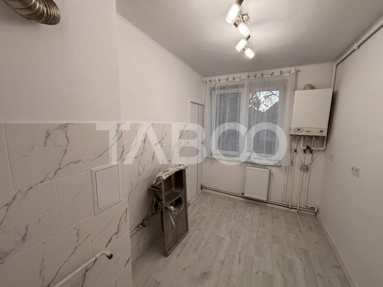 Apartament 3 camere 54mpu etaj 1 balcon zona Centrala Sibiu - 10