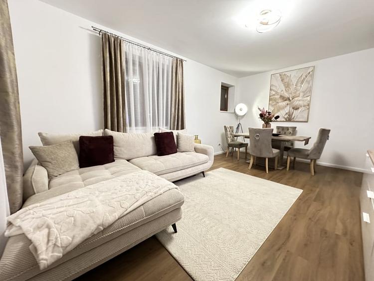 Triplex pe colt, 5 camere, 126 mp utili, 365 mp teren - Dumbravita - 1