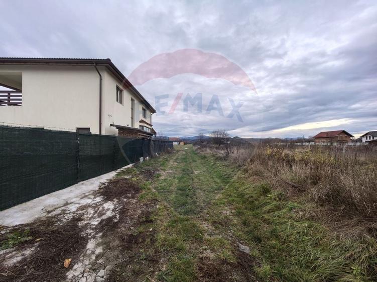 Teren de vanzare in Sacalaseni - zona case noi langa Moara Veche - 5