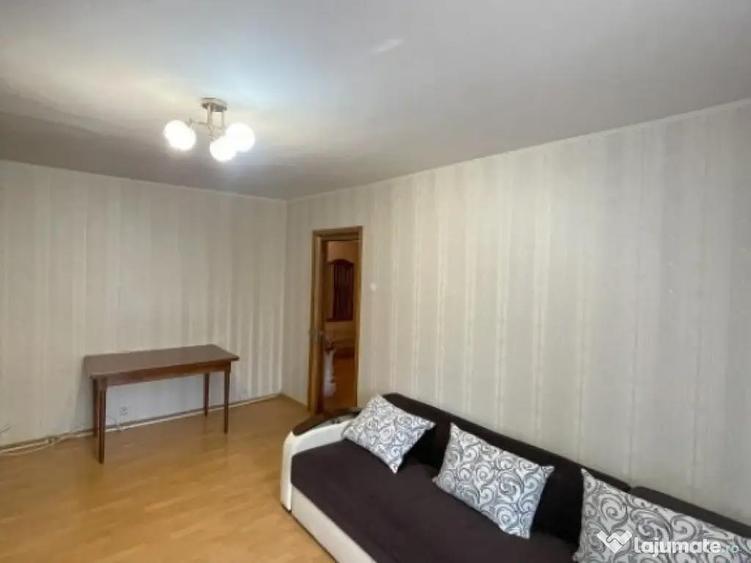 Apartament de vanzare, cu 3 camere decomandat, 68 mp, parter - 4