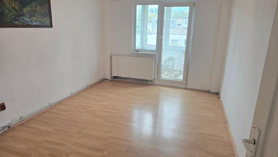 Vand apartament 2 camere decomandat in Deva, zona Micro 15, etaj 7, - 1