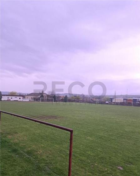 Apartament cu 3 camere , decomandat , cu 2160 mp teren intra - 1