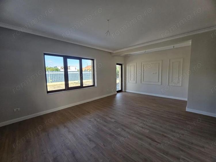 Zona Aradului! Despartit prin Garaj! - 8