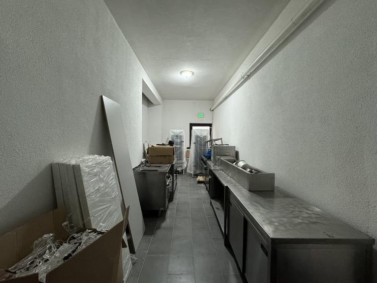 Spatiu comercial, parter, 375.6 mp utili, vitrina, zona Corneliu Coposu - 10