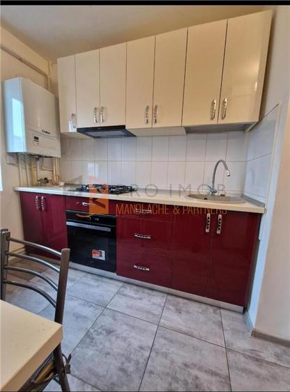 Apartament 3 camere decomandat zona Micro 3 - 5