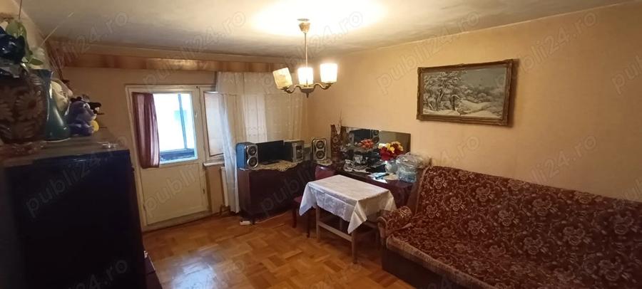 Apartament 3 camere, 2 bai, balcon + boxa Strada Republicii nr. 21 - 5
