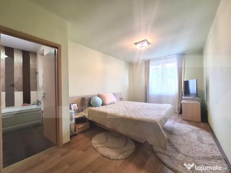 Casa compusa din doua apartamente, de vanzare, cu 8 camere, - 9