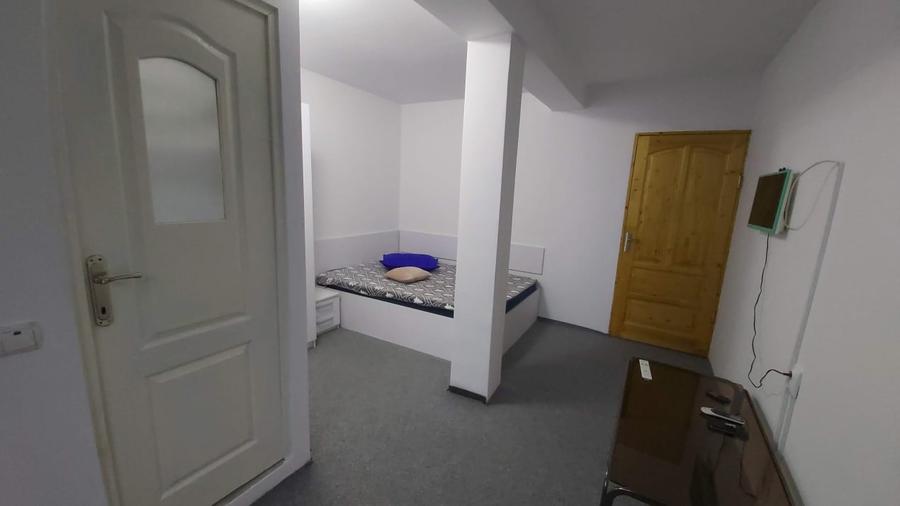 Camera de inchiriat – central Foisoru de Foc chirie 1.500 lei/luna Fara garantie - 2