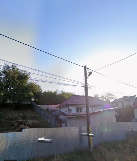 Vand CASA la Luncani, Bacau. Suprafata de Teren Intravilan 555 metri patrati. - 1