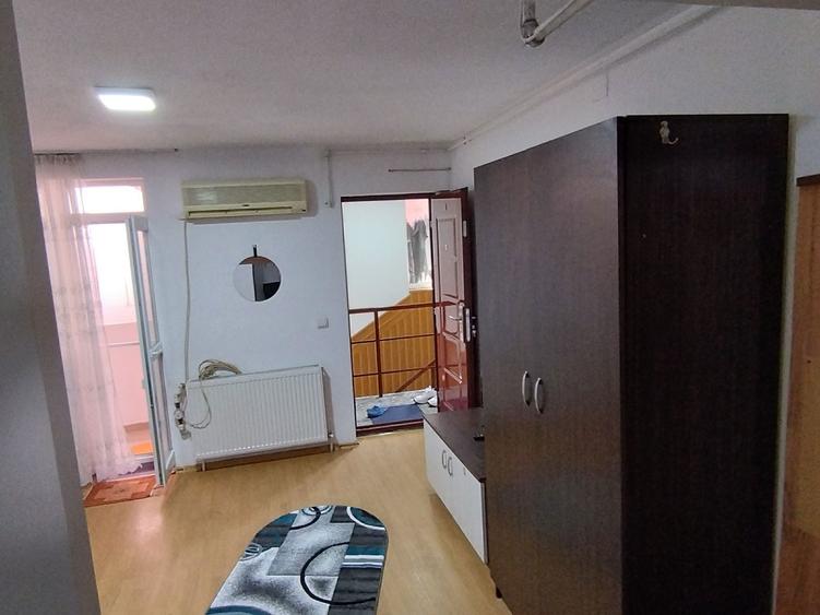 Proprietar - inchiriez garsoniera dubla la curte,in vila - 6